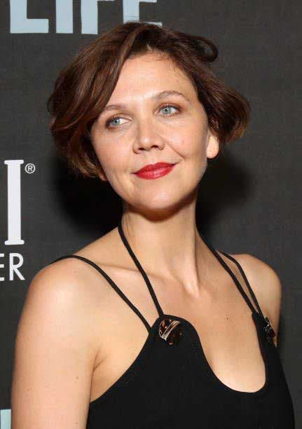 Coupe bob ondulée portée par Maggie Gyllenhaal Coupe bob ondulée portée par Maggie Gyllenhaal