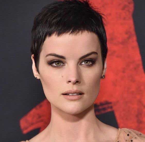 Coupe pixie courte de Jaimie Alexander Coupe pixie courte de Jaimie Alexander