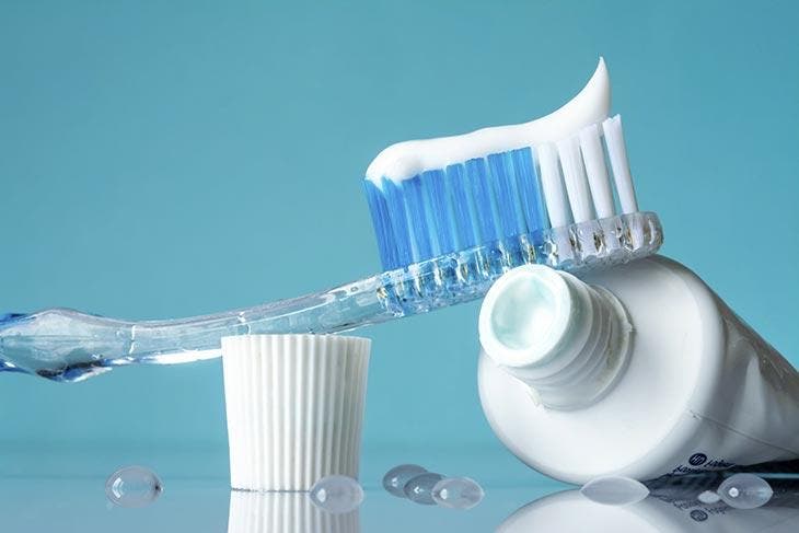 Dentifrice et brosse à dents Dentifrice et brosse à dents