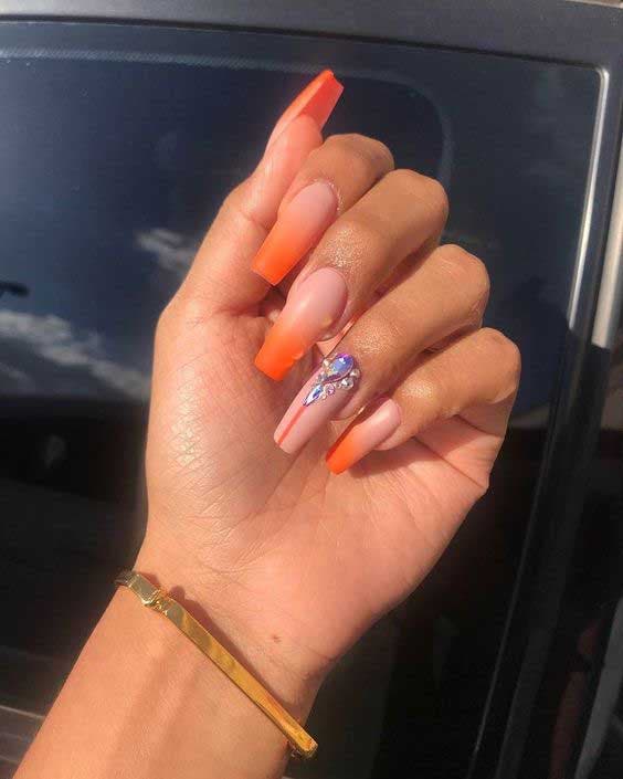 Ongles cercueil aura orange Ongles cercueil aura orange