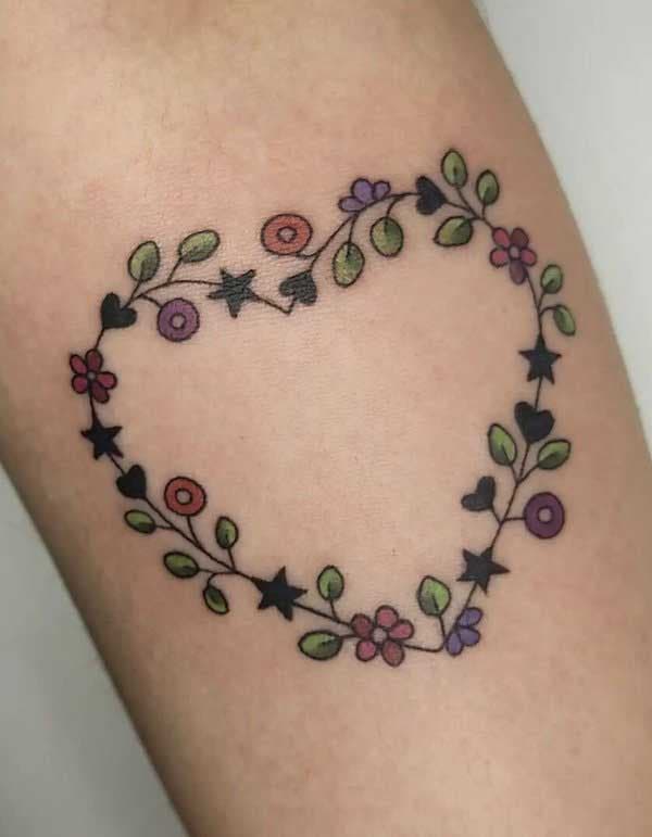 Tatouage coeur fleuri Tatouage coeur fleuri