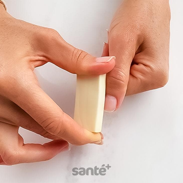 Polir les ongles et les préparer pour la base de vernis Polir les ongles et les préparer pour la base de vernis