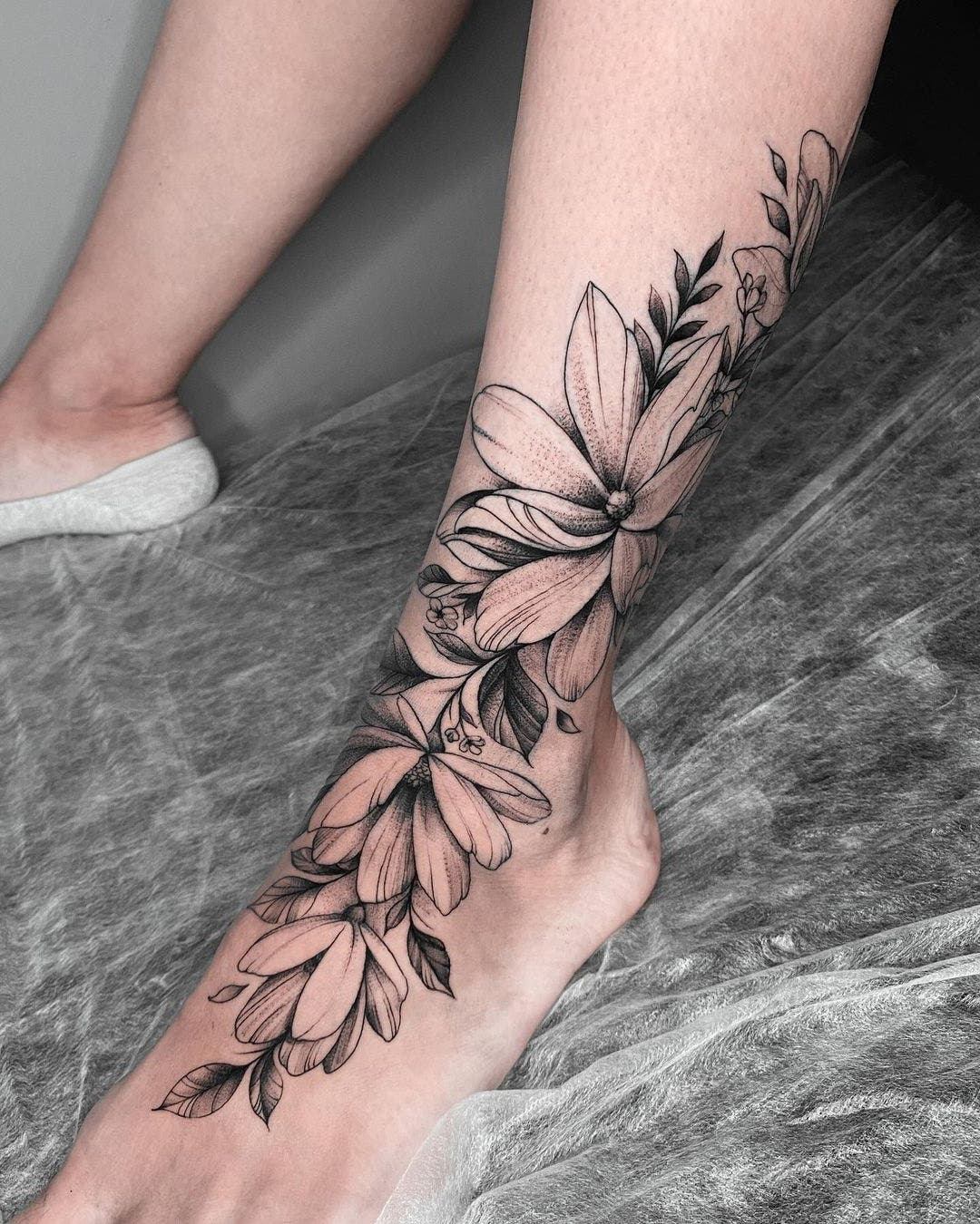 Tatouages de fleurs sur le pied Tatouages de fleurs sur le pied
